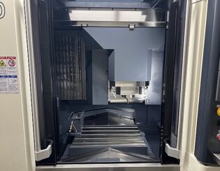 立型マシニングセンター